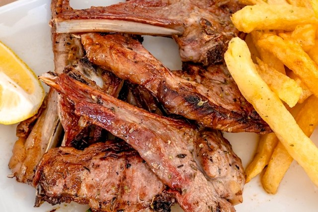 Greek food: Paidakia lamb chops